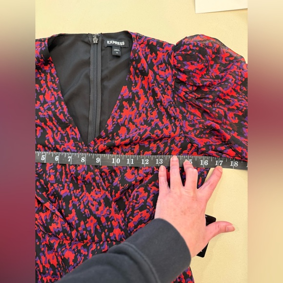 Express Red Sheath Dress with Bishop Sleeves NWT - Picture 8 of 9